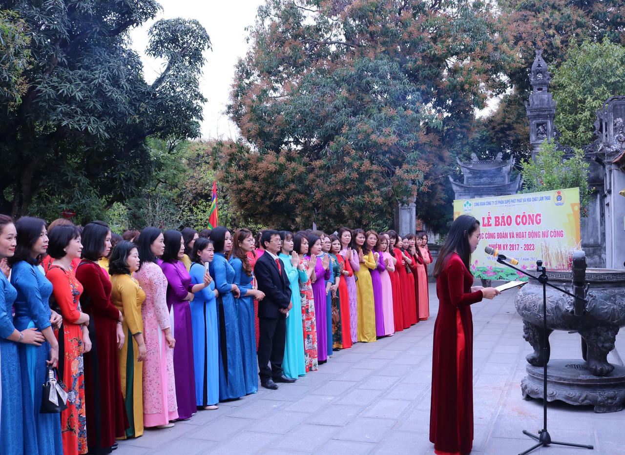 Nữ công nhân Supe Lâm Thao phát huy vai trò trong xây dựng doanh nghiệp vững mạnh