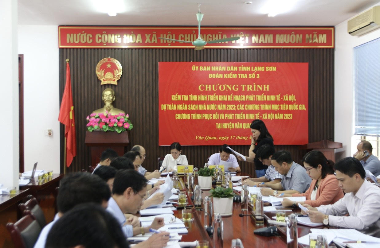 Đoàn công tác của UBND tỉnh Lạng Sơn kiểm tra tại huyện Văn Quan