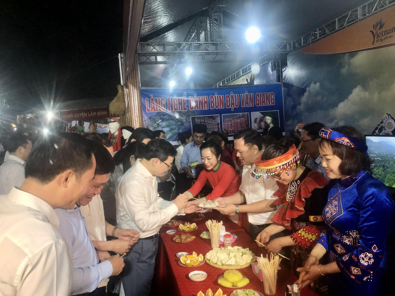 Tuyên Quang: Trưng bày, giới thiệu sản phẩm du lịch, làng nghề năm 2023