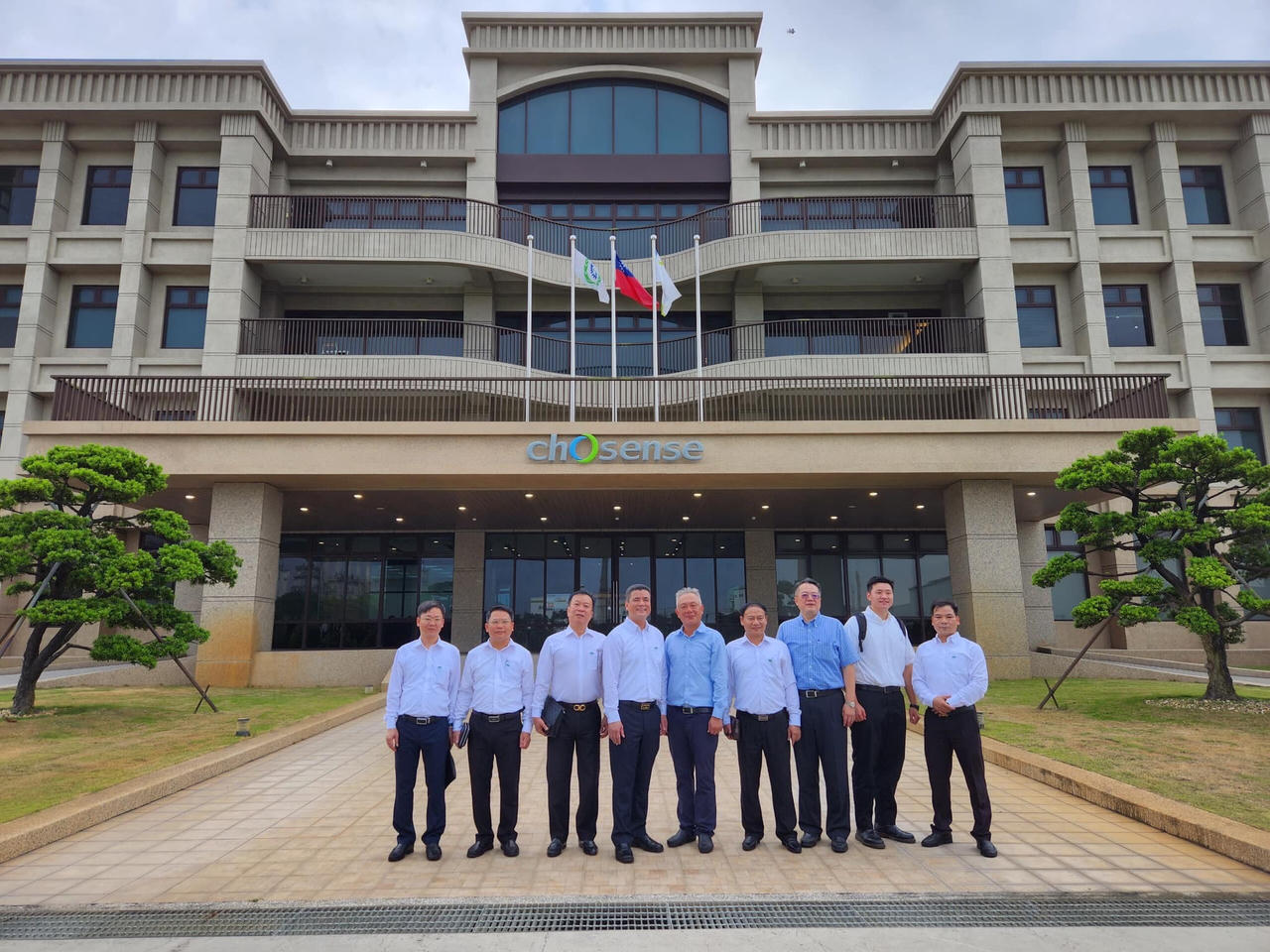 Supe Lâm Thao đạt doanh thu khả quan dù thị trường gặp khó