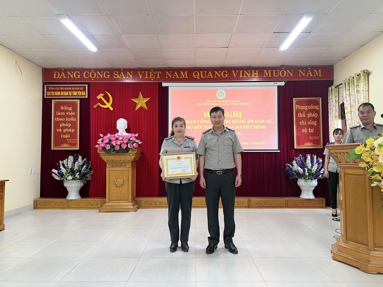 Yên Bái kỷ niệm 77 năm ngày truyền thống Thi hành án dân sự và 30 năm chuyển giao công tác thi hành án dân sự