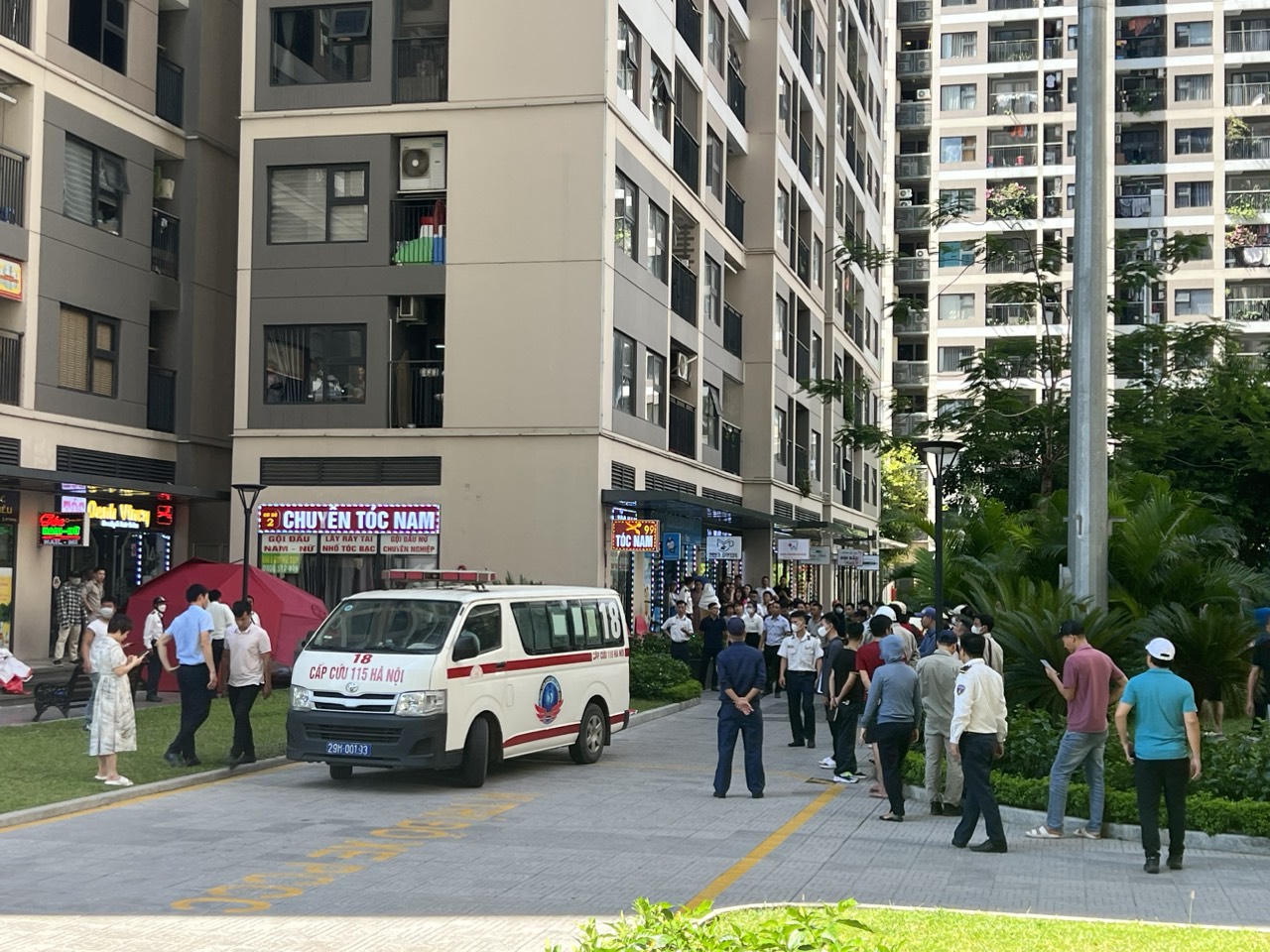 Một phụ nữ trẻ nhảy lầu tự tử ở chung cư cao cấp Nam Từ Liêm