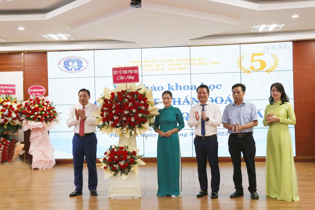 Bệnh viện Đa khoa tỉnh Phú Thọ kỷ niệm 5 năm thành lập Trung tâm Đột quỵ 