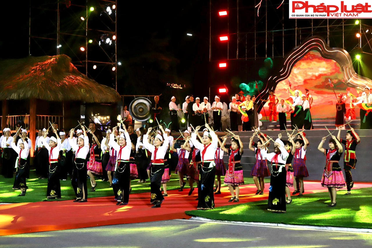 Phó Chủ tịch nước Võ Thị Ánh Xuân dự Lễ kỷ niệm thành lập huyện Thanh Sơn và đón nhận Huân chương Lao động hạng Nhất