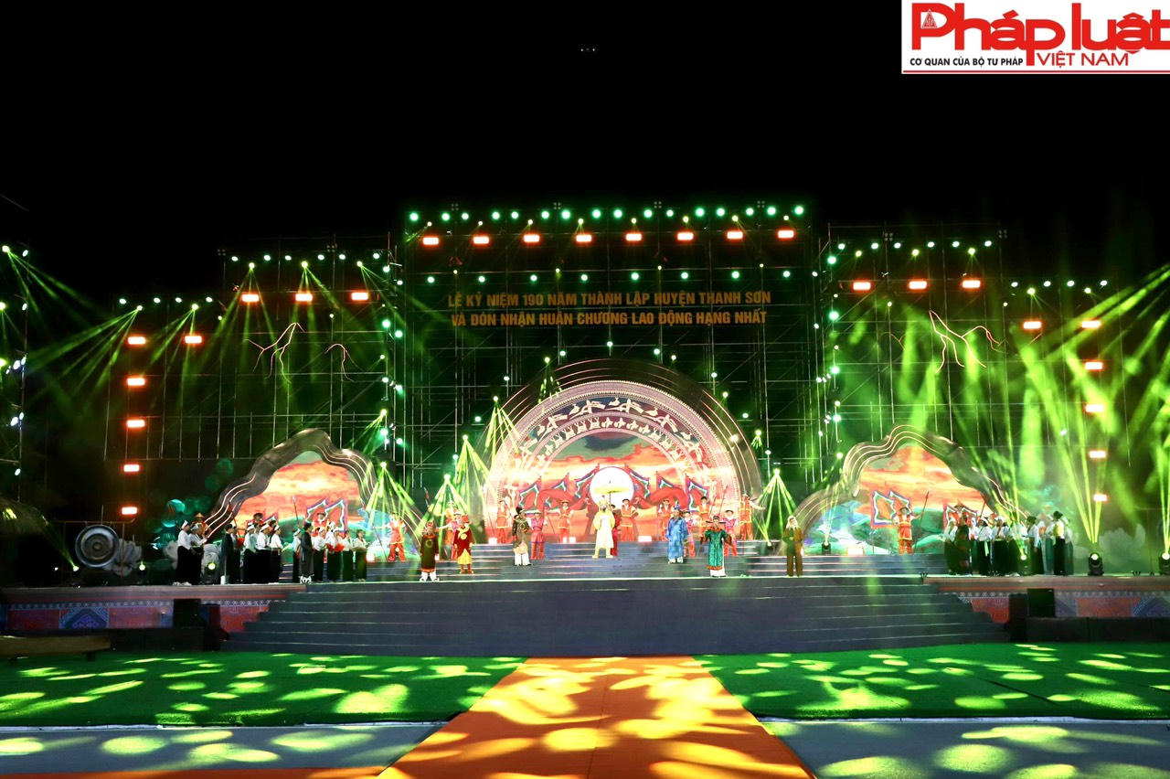 Phó Chủ tịch nước Võ Thị Ánh Xuân dự Lễ kỷ niệm thành lập huyện Thanh Sơn và đón nhận Huân chương Lao động hạng Nhất