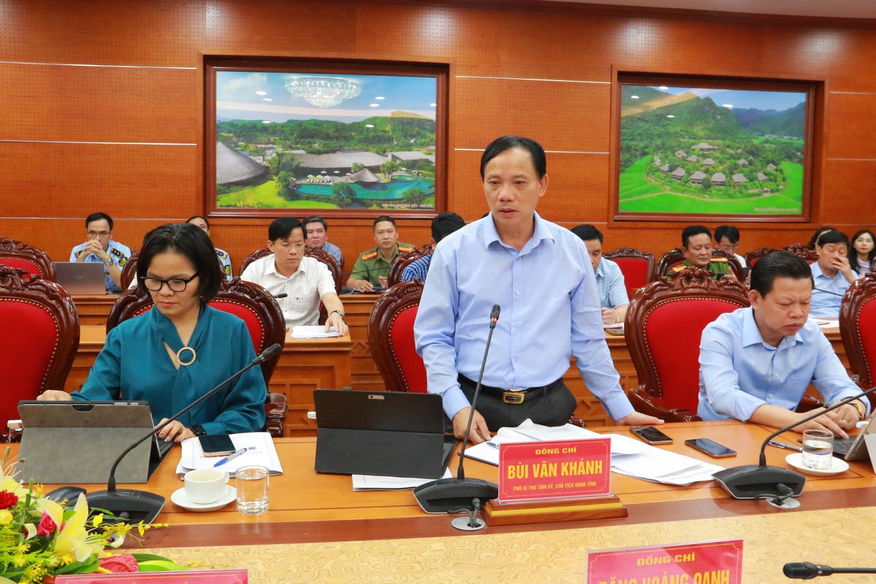 Thứ trưởng Bộ Tư pháp Đặng Hoàng Oanh làm việc tại Hòa Bình