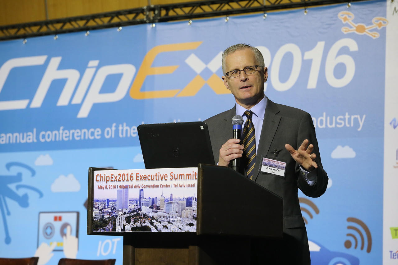 Chủ tịch Hiệp hội Công nghiệp bán dẫn Hoa Kỳ (SIA) làm việc và trao đổi xúc tiến đầu tư tại tỉnh Bắc Ninh