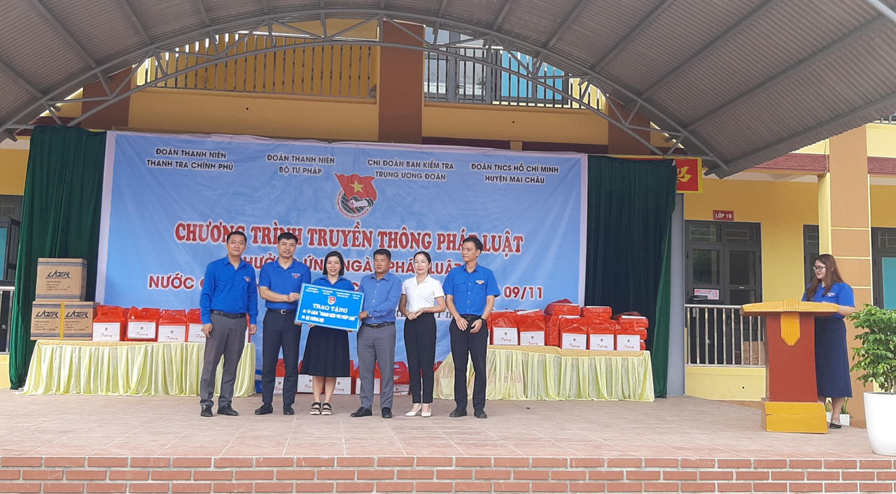 Đoàn Thanh niên Bộ Tư pháp tổ chức Chương trình truyền thông pháp luật tại tỉnh Hòa Bình