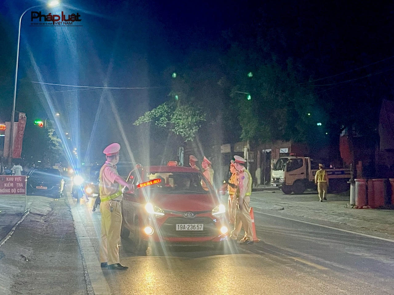 CSGT Phú Thọ quyết tâm nâng cao ý thức của người dân 'nói không với rượu bia' khi tham gia giao thông