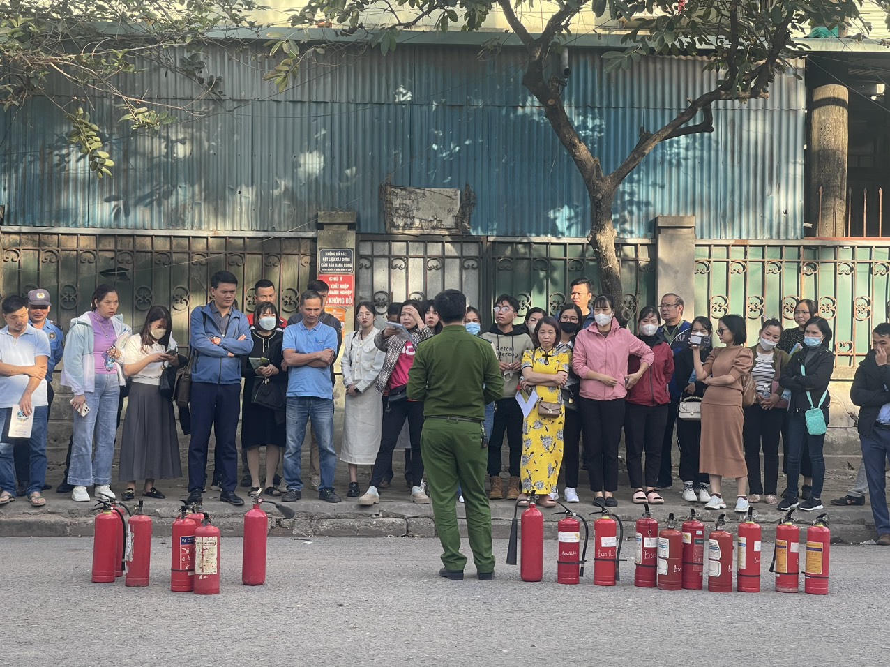 Tập huấn kỹ năng công tác phòng cháy chữa cháy tại KCN Hoàng Mai