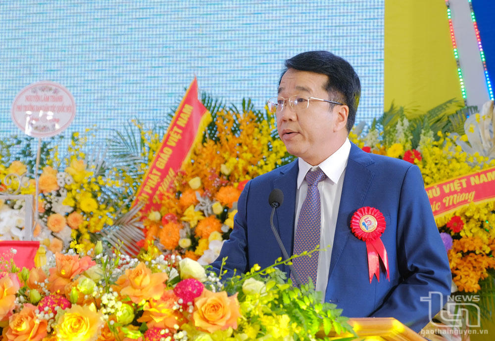 Công ty CP Đầu tư xây dựng và Khai thác khoáng sản Thăng Long đón nhận Huân Chương lao động hạng Ba