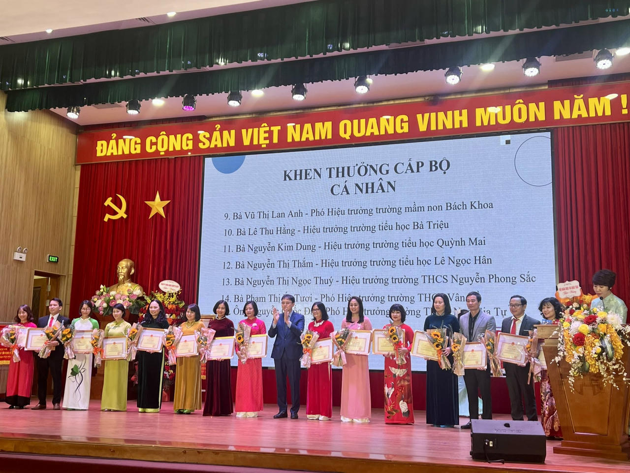 Phòng GD&ĐT Hai Bà Trưng đạt nhiều thành tích trong sự nghiệp 'trồng người’