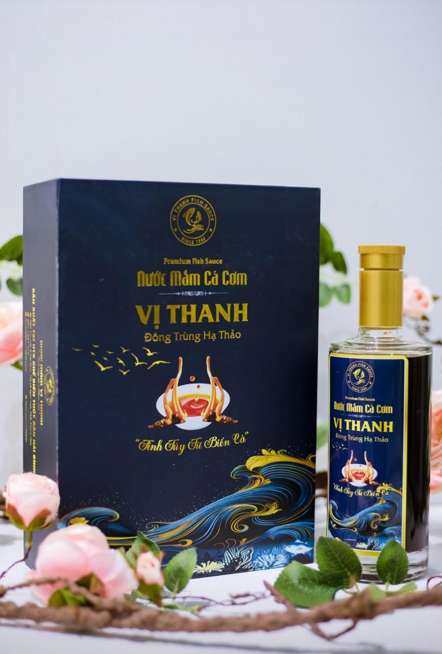 Hộp Quà Tết 'Đặc Biệt': Nước mắm Vị thanh kết hợp Đông trùng hạ thảo