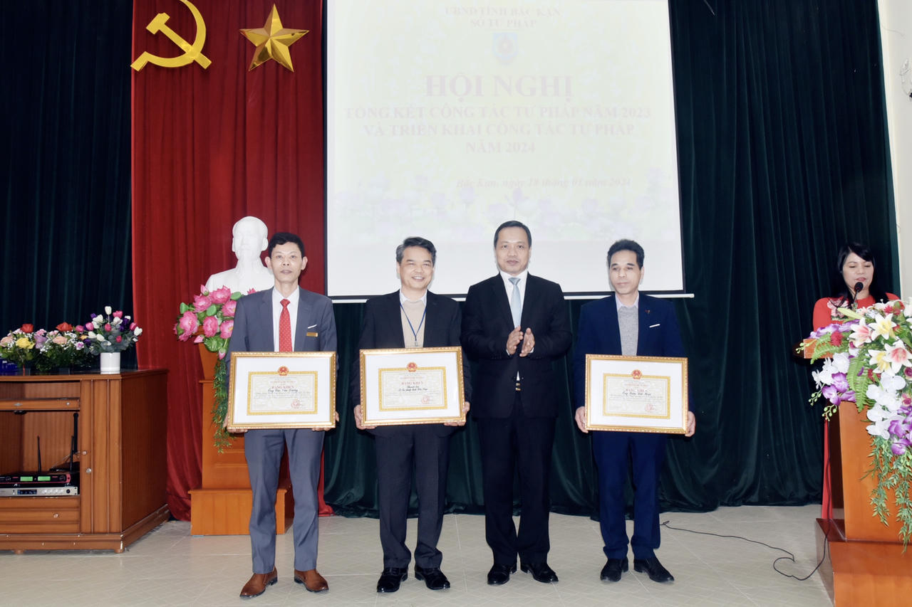 Thứ trưởng Bộ Tư Pháp Trần Tiến Dũng dự hội nghị Tổng kết công tác Tư pháp năm 2023 tỉnh Bắc Kạn