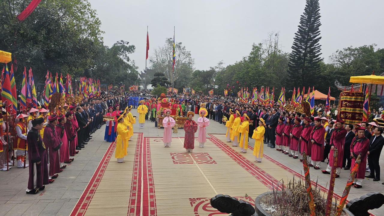 Long trọng tổ chức Lễ dâng hương tri ân Tổ Mẫu Âu Cơ