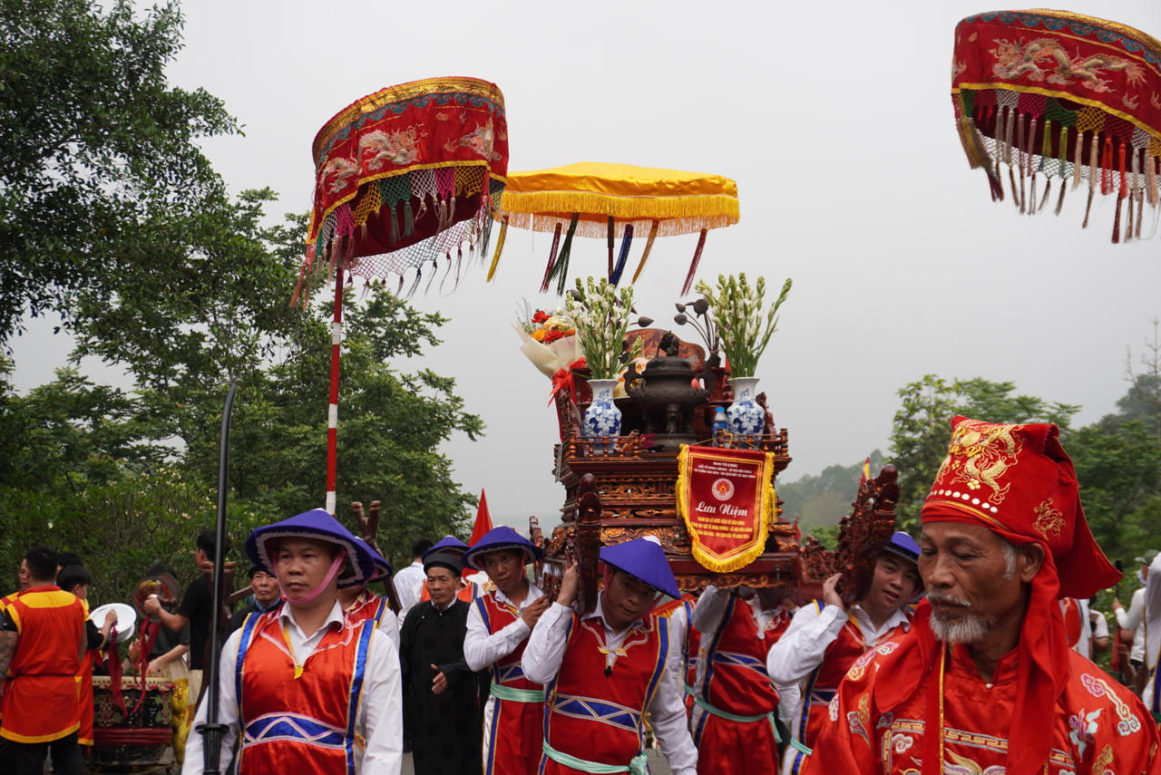 Rộn rã tiếng cười tại Lễ rước kiệu vùng ven Khu di tích Đền Hùng
