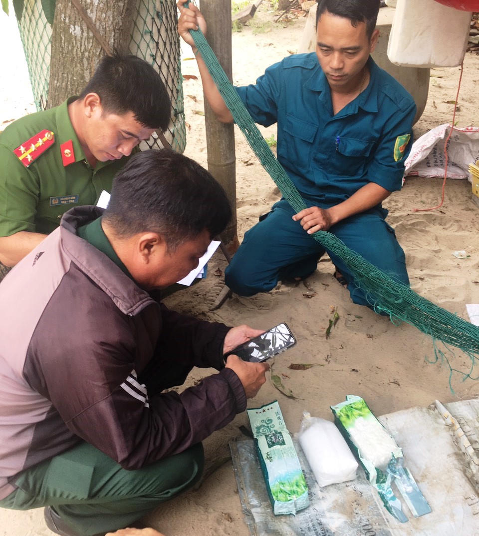 Phát hiện 9,7 kg ma túy đá trôi dạt trên vùng biển Quảng Nam