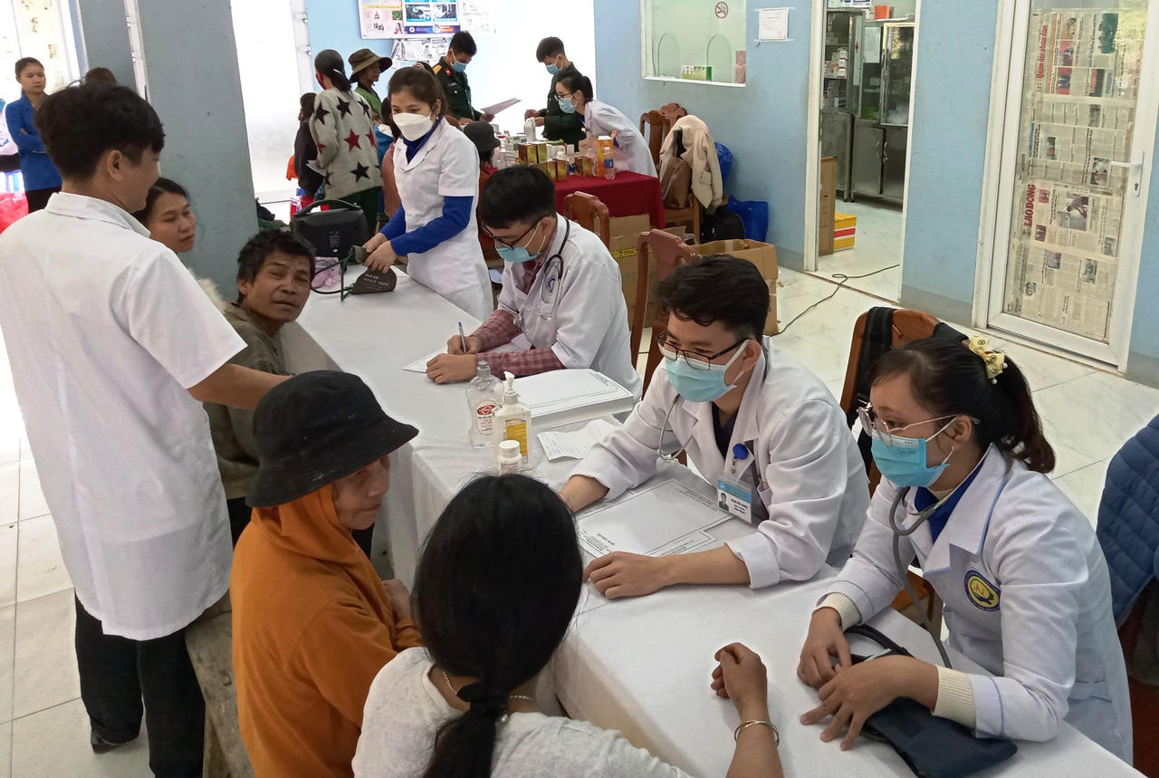 Xuân đoàn kết- Tết thắm tình quân dân về với vùng cao Trà Leng