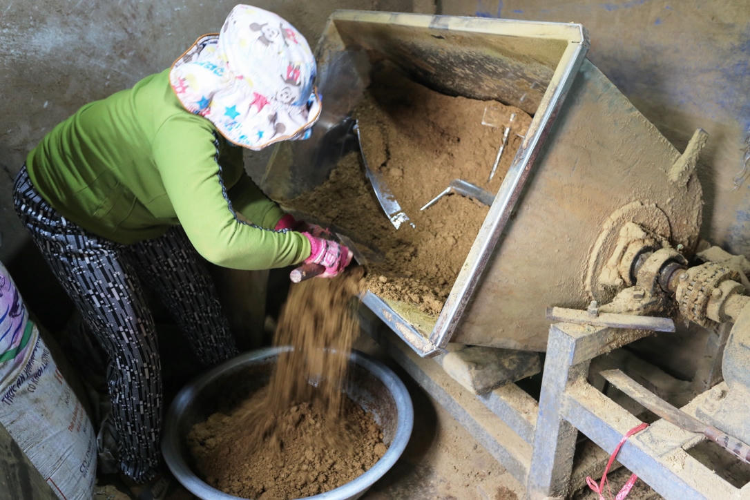 Hình ảnh tất bật ngày cuối năm ở làng hương cổ xứ Quảng