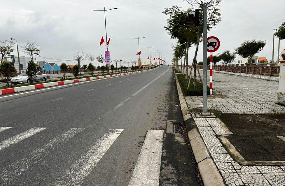 Người dân gặp khó vì biển báo giới hạn phương tiện trên tuyến đường ĐT 619 qua địa phận Quảng Nam