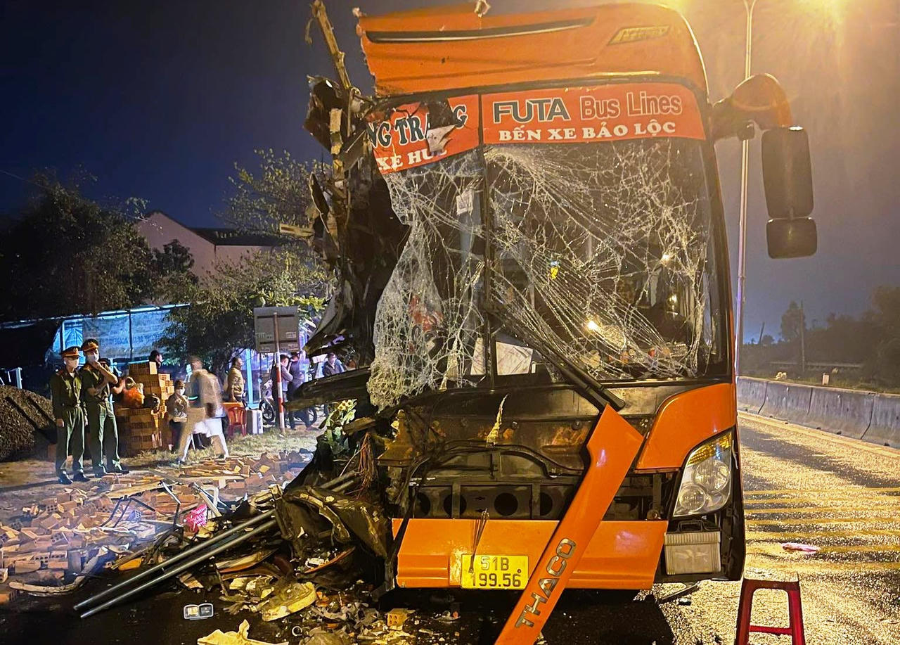 Bắt giam tài xế gây tai nạn làm 3 người chết ở Quảng Nam