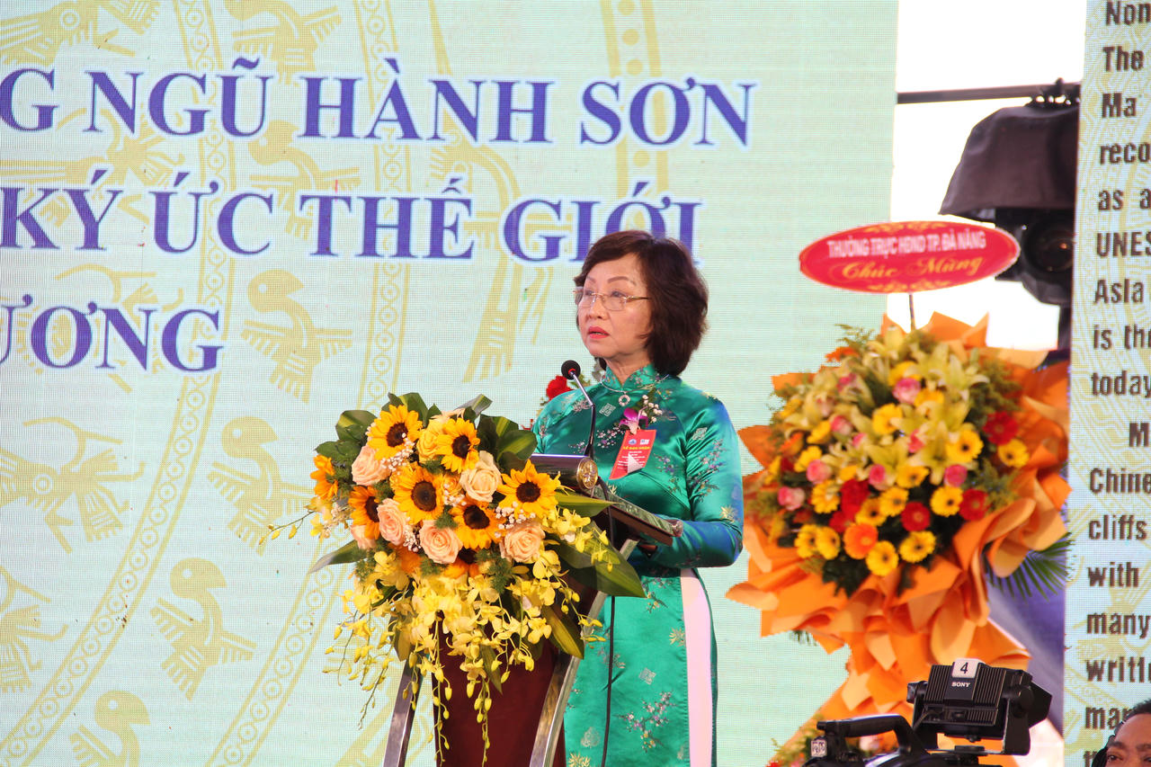 Ma nhai Ngũ Hành Sơn đón nhận Bằng Di sản Ký ức thế giới 