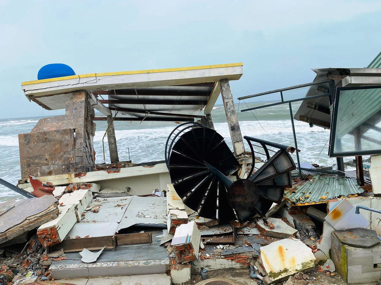 Quảng Nam đầu tư 210 tỷ đồng xây kè chống xói lở khẩn cấp bờ biển ở Hội An