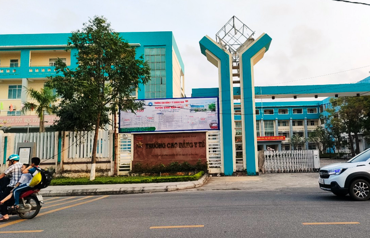 Kỷ luật hiệu trưởng trường Cao đẳng y tế Quảng Nam