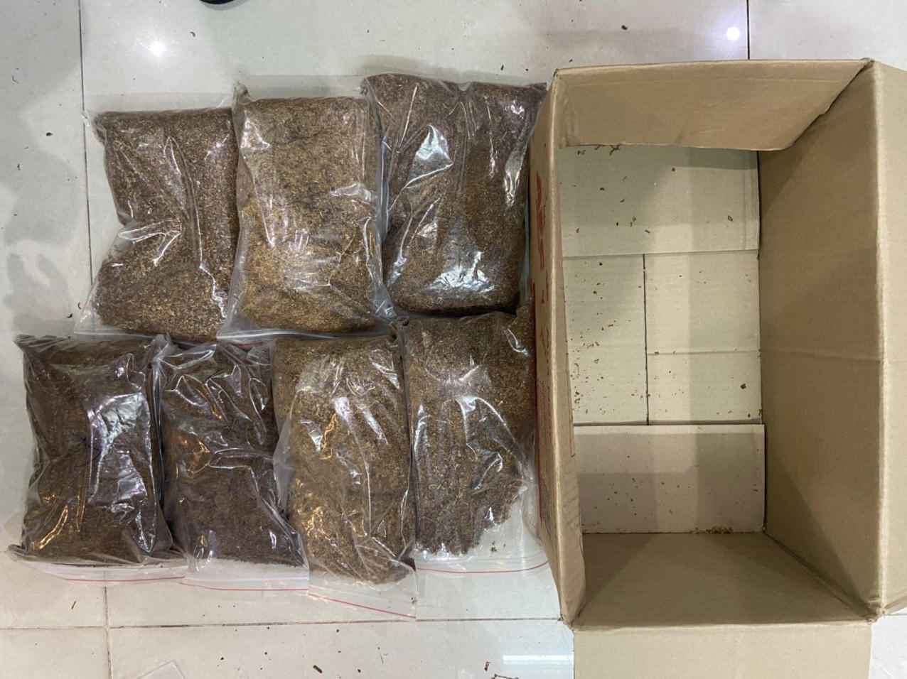 Triệt phá điểm sản xuất thảo mộc tẩm chất ma tuý tại Đà Nẵng