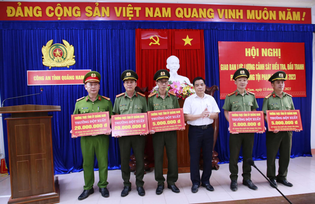 Công an Quảng Nam triệt phá 2 chuyên án lớn, thu giữ gần 2kg heroin và hơn 8,7 tấn thuốc nổ