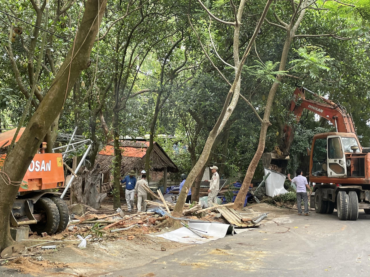 Tiến hành cưỡng chế các công trình trái phép trên bán đảo Sơn Trà 