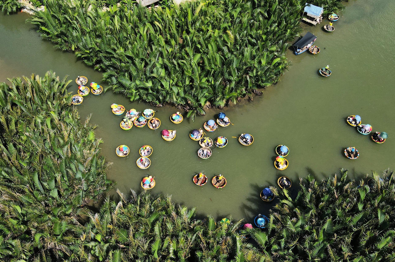 Trải nghiệm lắc thúng ở rừng dừa Bảy Mẫu