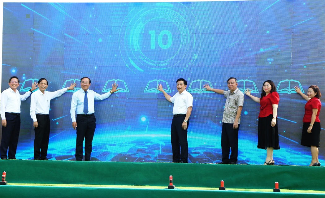 Khai trương thư viện số cộng đồng đầu tiên trên cả nước