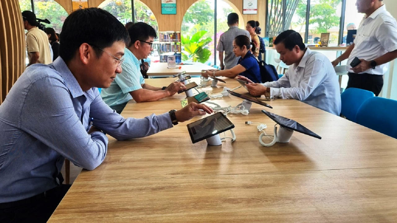 Khai trương thư viện số cộng đồng đầu tiên trên cả nước