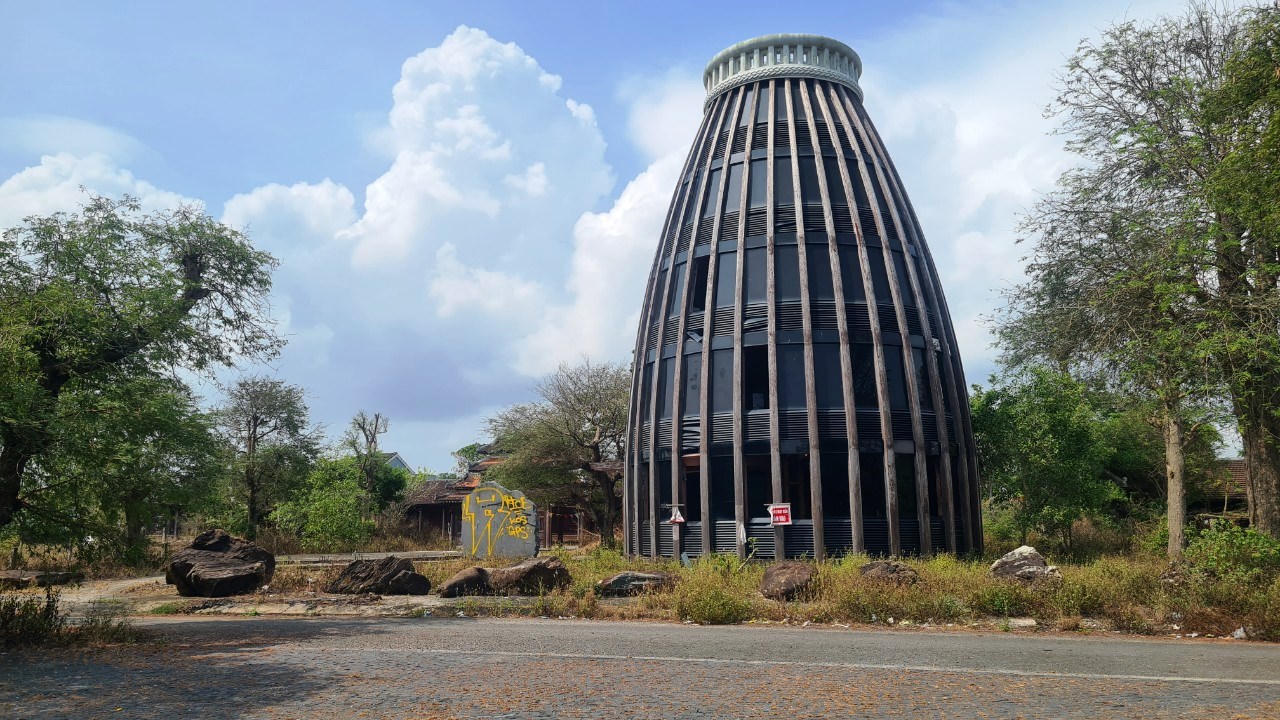 Cận cảnh loạt dự án “hoang tàn” trên con đường “tỷ đô” ven biển Quảng Nam