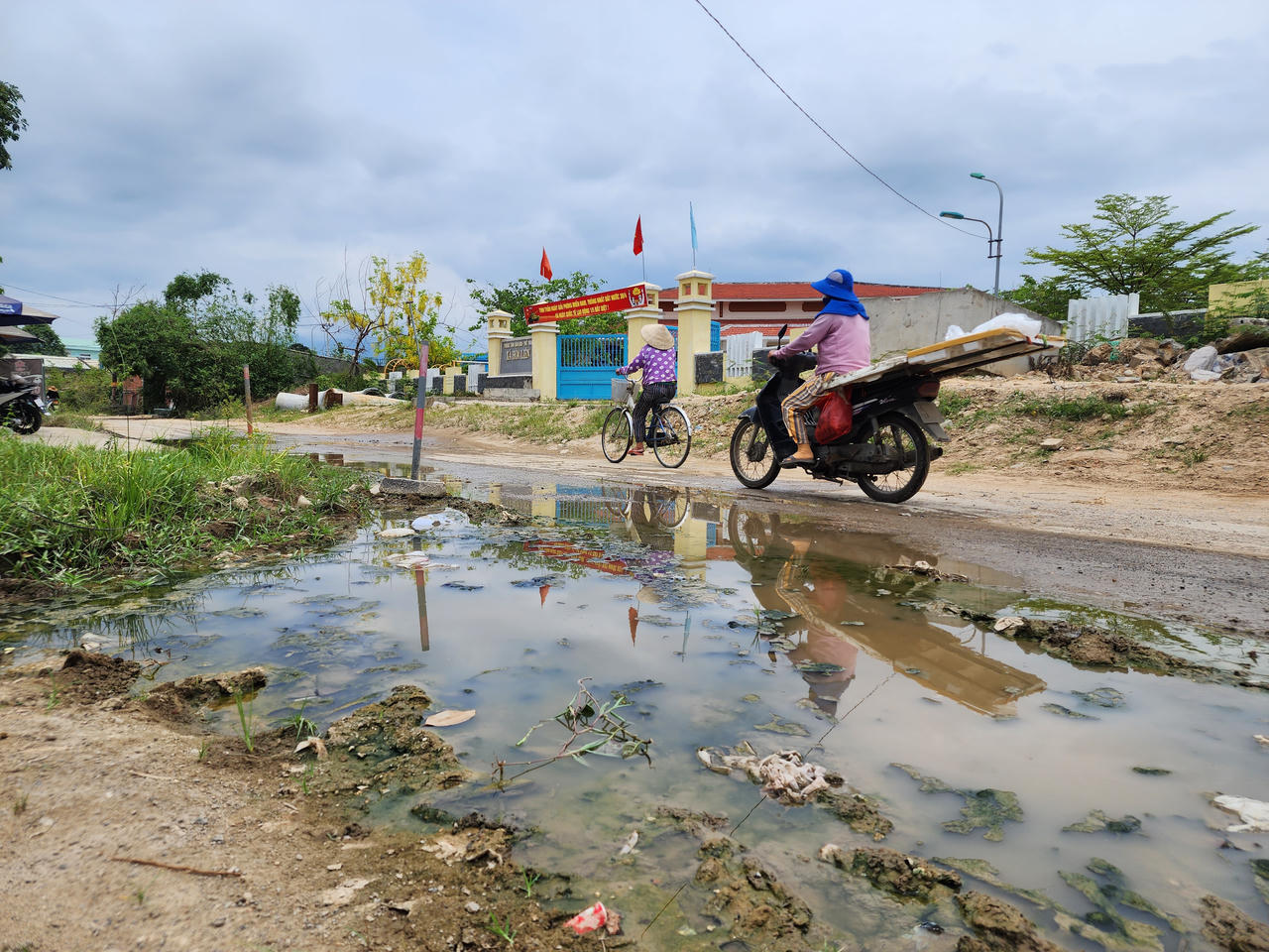 Người dân Đà Nẵng khổ sở với tuyến đường 700 tỷ làm mãi chưa xong
