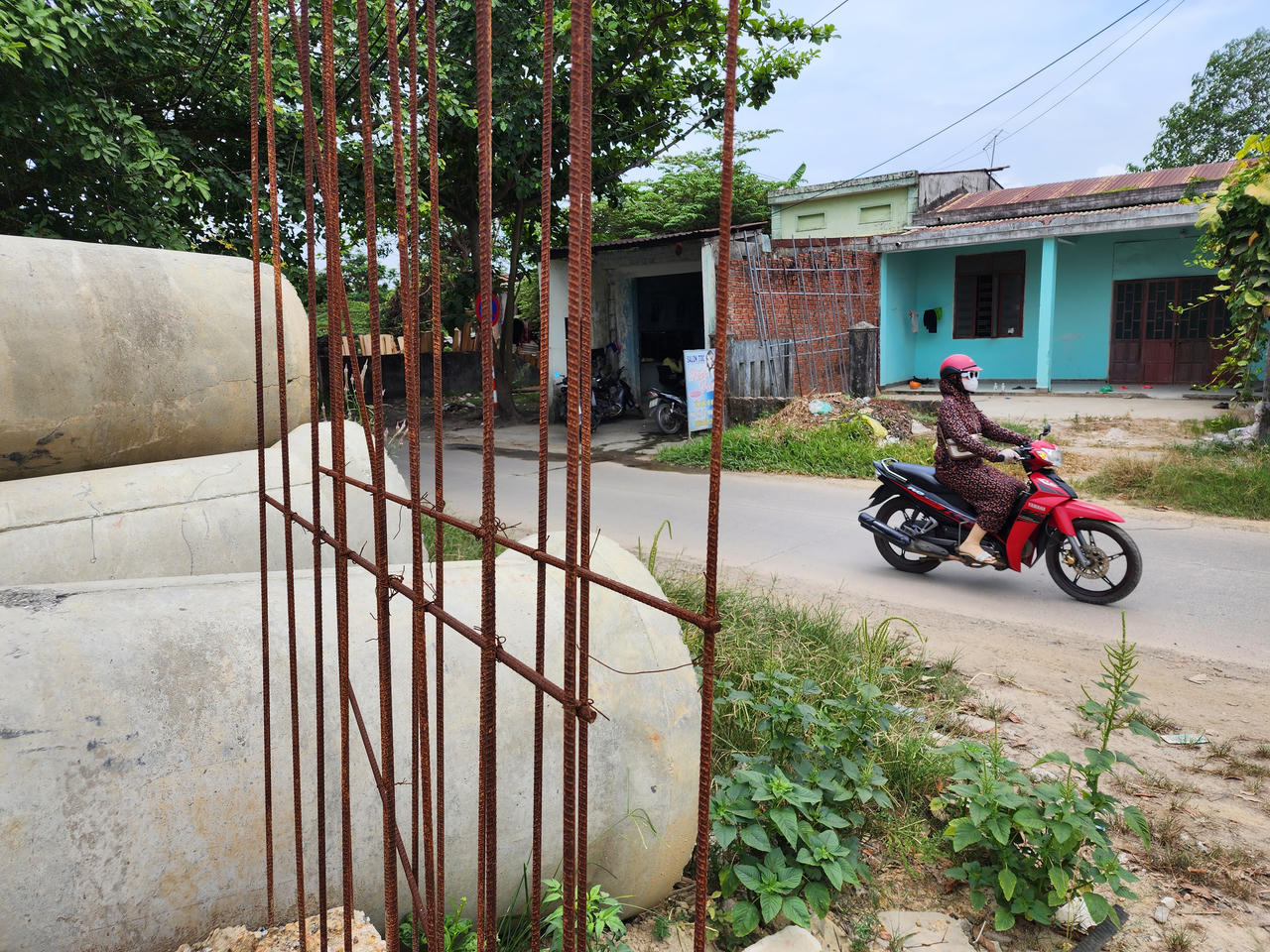 Người dân Đà Nẵng khổ sở với tuyến đường 700 tỷ làm mãi chưa xong