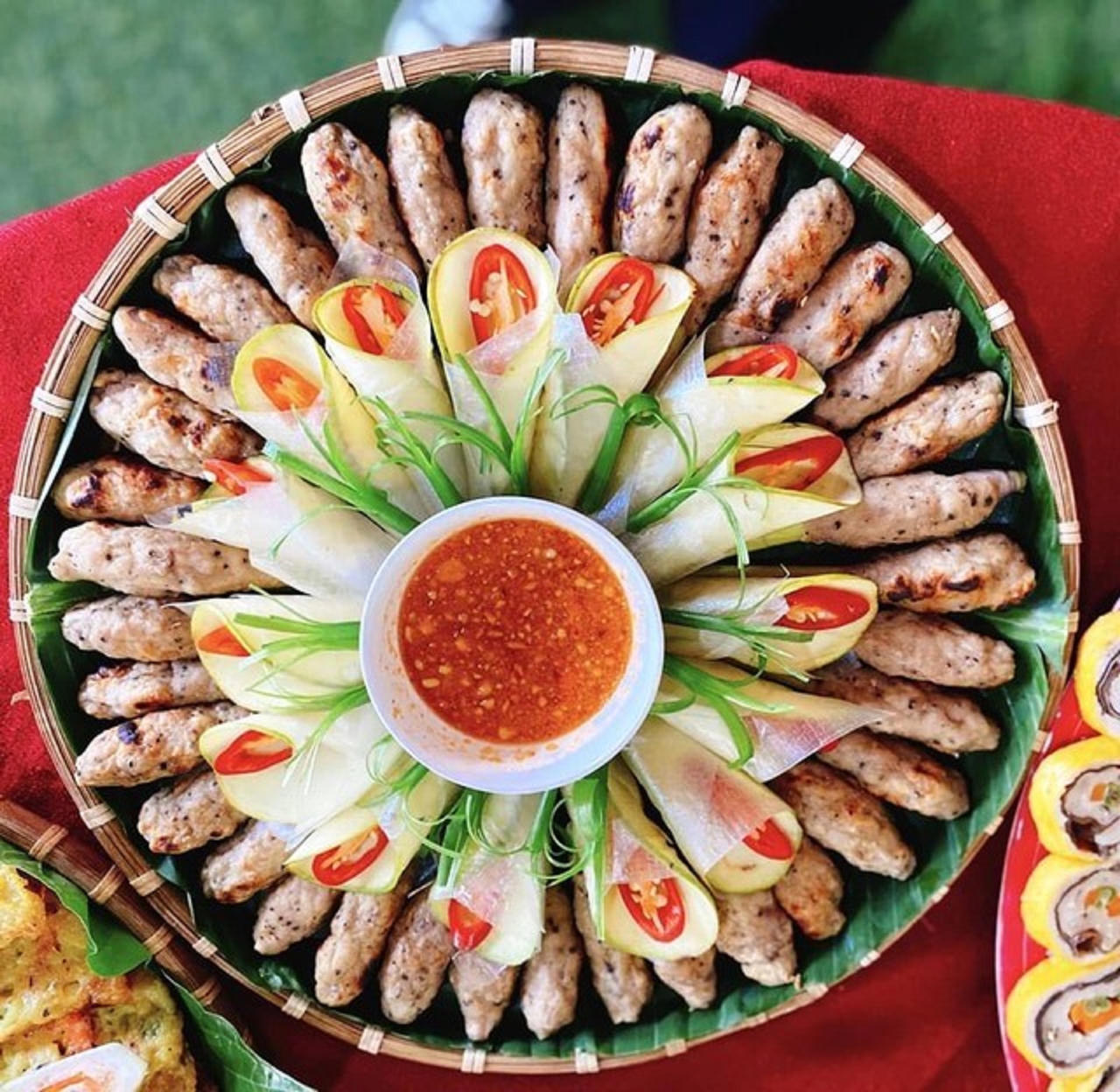 Làng cổ Lộc Yên mở phiên chợ quê đón khách du lịch