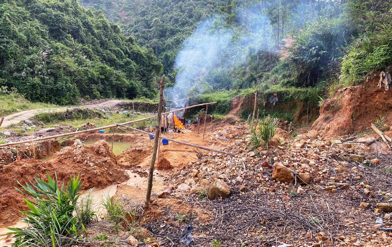 Quảng Nam: Triệu tập người đòi đánh phóng viên tại “thủ phủ” vàng Phước Sơn