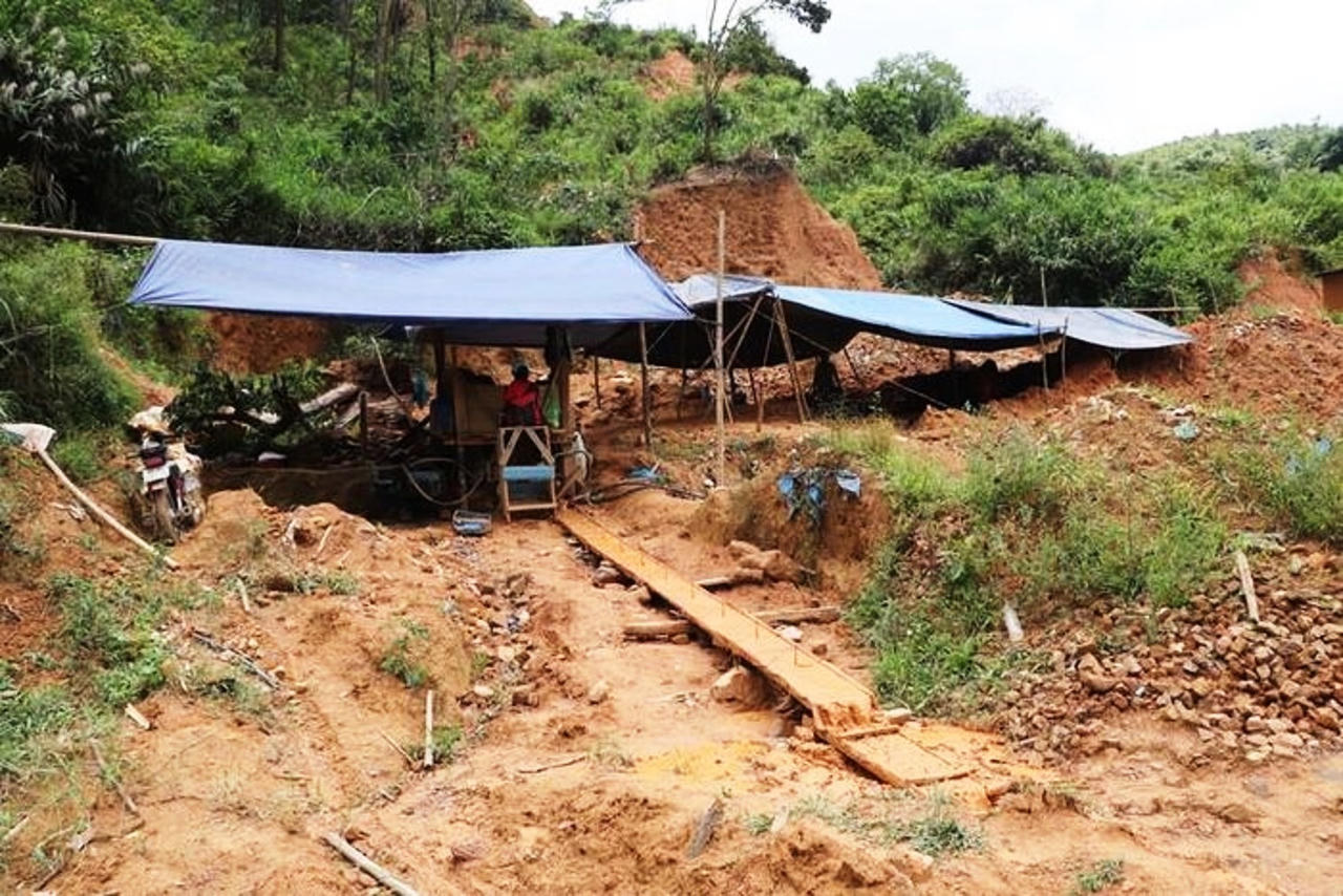 Quảng Nam: Triệu tập người đòi đánh phóng viên tại “thủ phủ” vàng Phước Sơn