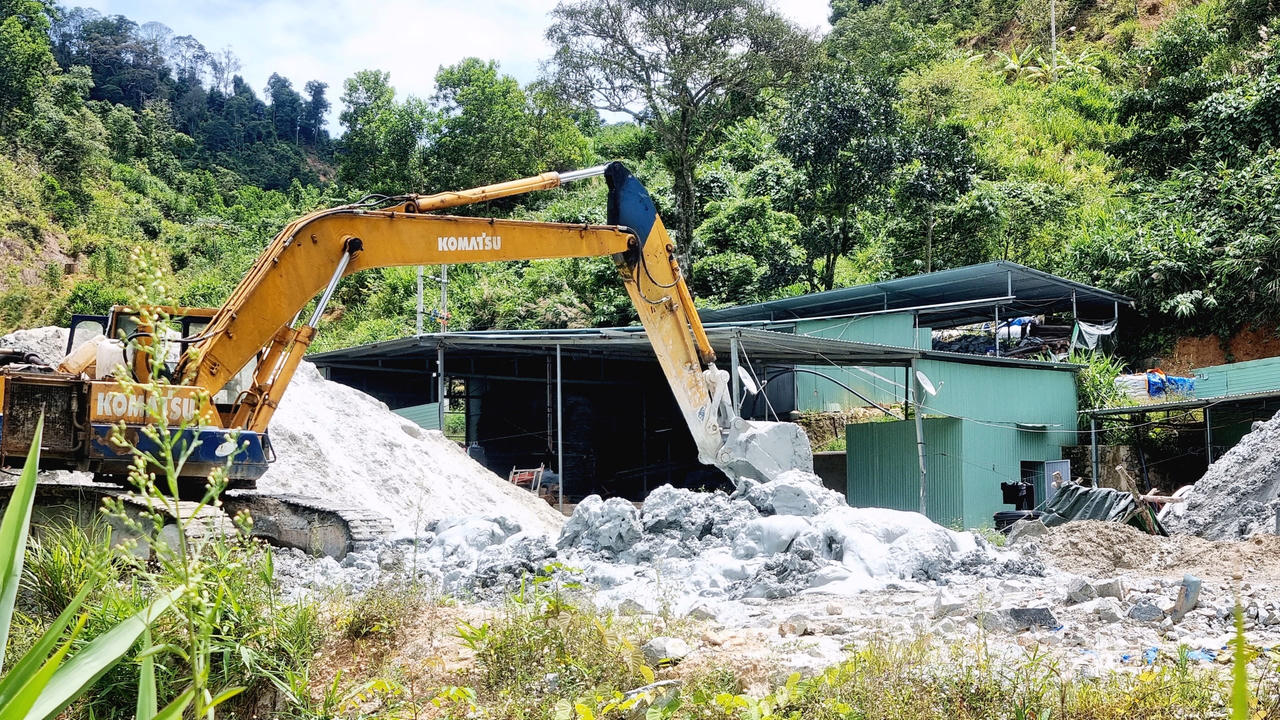 Quảng Nam: Mỏ vàng xả nước thải ra suối đục ngầu, “đại gia vàng” nói gì?