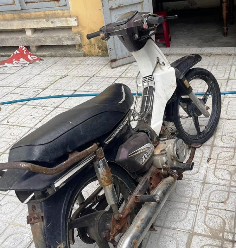 Truy bắt đối tượng cướp tiền của người cho tiền tại quán cà phê 