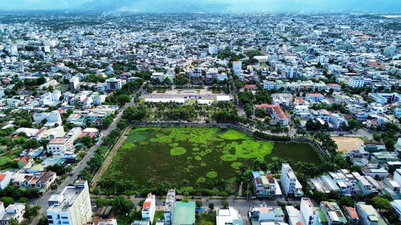 Mưa lớn là đường phố 'chìm' trong nước, năm nay Quảng Ngãi chống ngập thế nào?