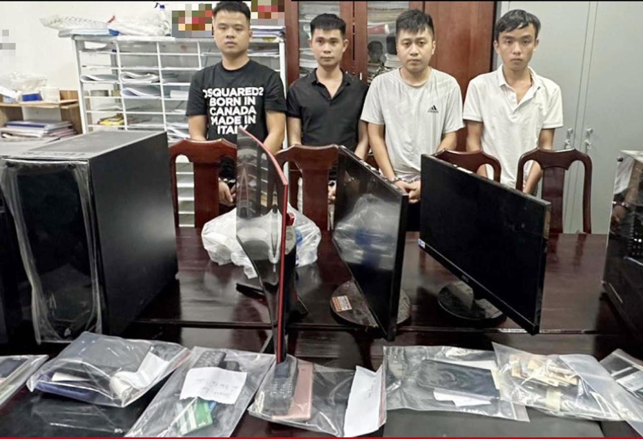 Tuyển “phi công” cho “quý bà” để lừa chiếm đoạt tiền tỷ