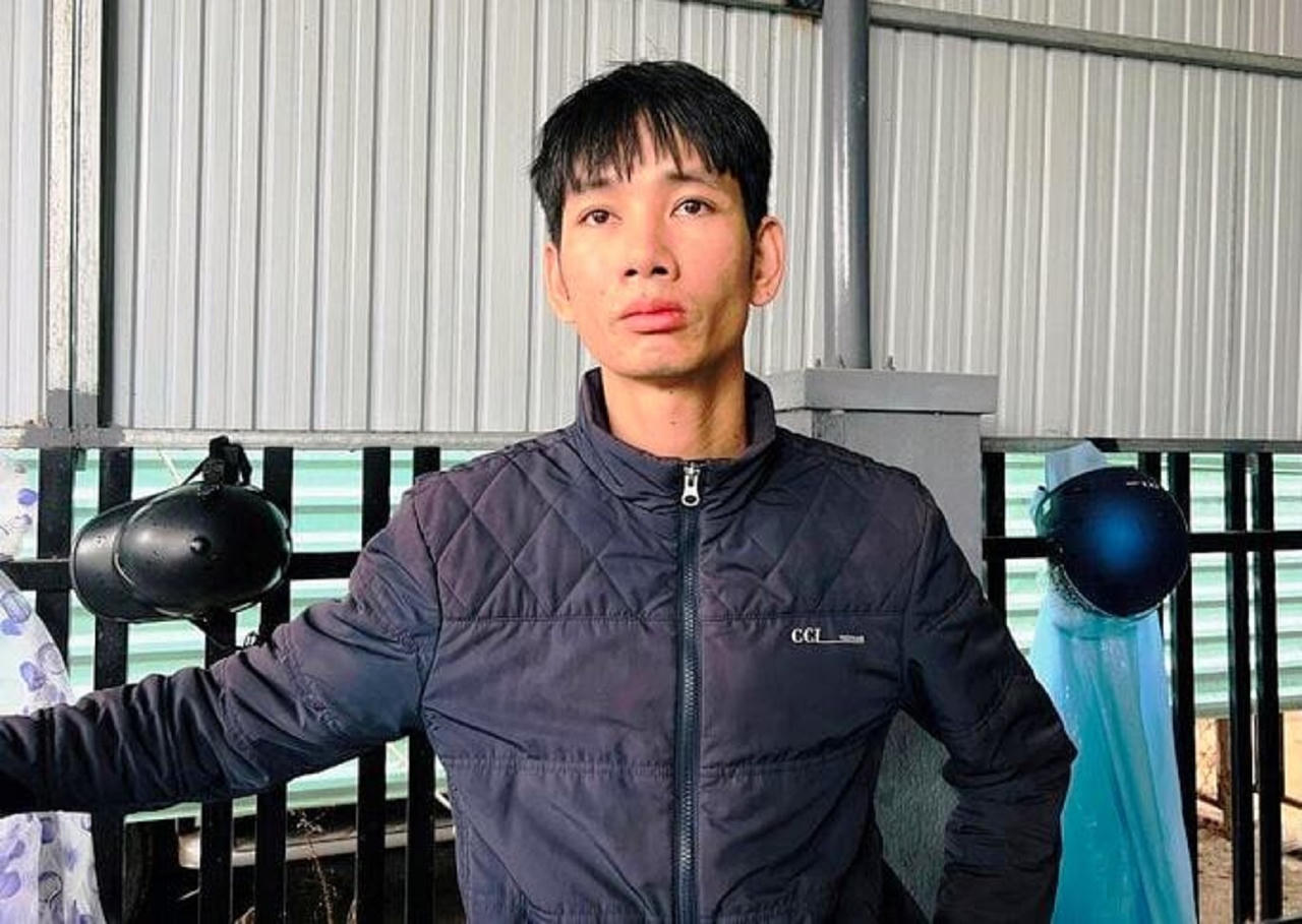 Vụ lốc xoáy đánh chìm 2 tàu câu mực: Xóm chài bàng hoàng, mong phép màu xảy ra