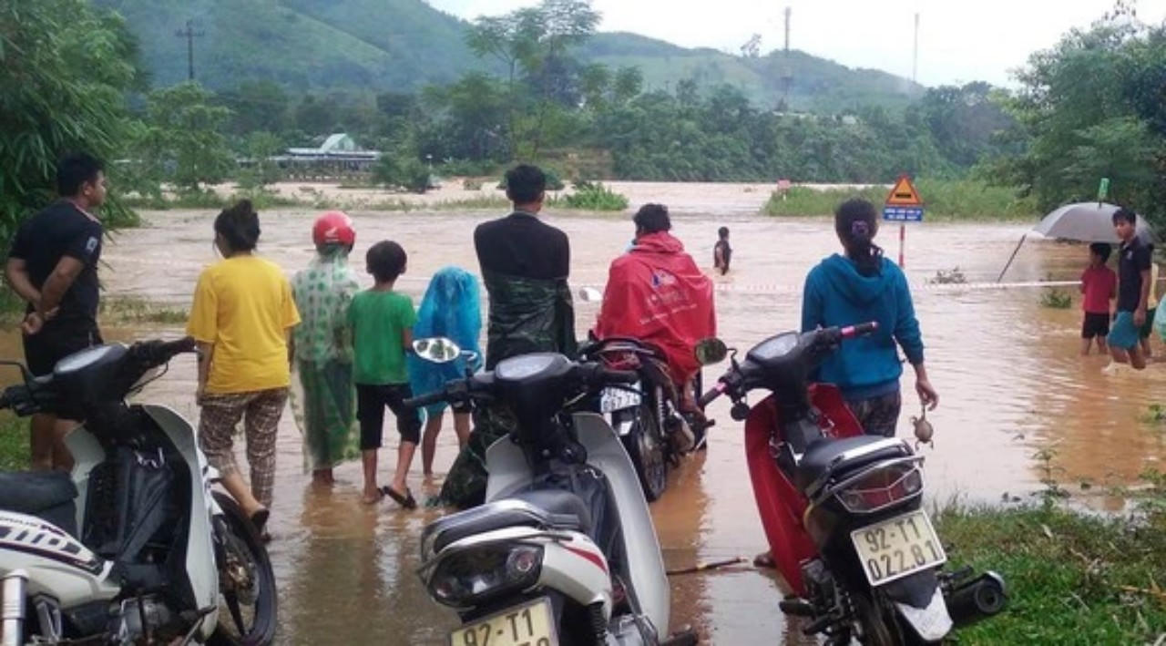 'Rốn lũ' ở Quảng Nam bị mưa kéo dài cô lập