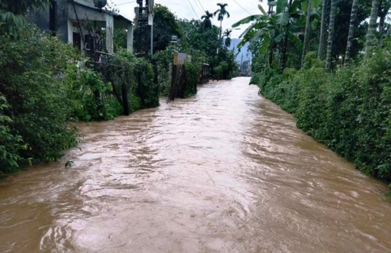 'Rốn lũ' ở Quảng Nam bị mưa kéo dài cô lập
