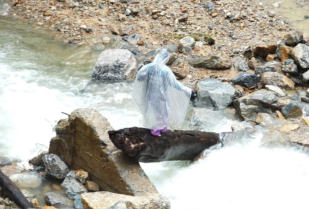 Hơn 500 hộ dân ở miền núi Quảng Nam bị cô lập vì sạt lở, nước lũ