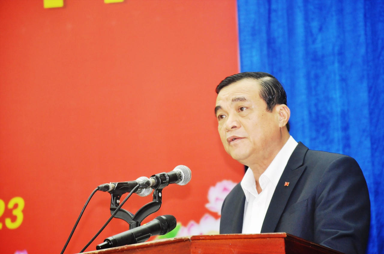 Cần giải quyết triệt để tình trạng 'có tiền nhưng không tiêu được'