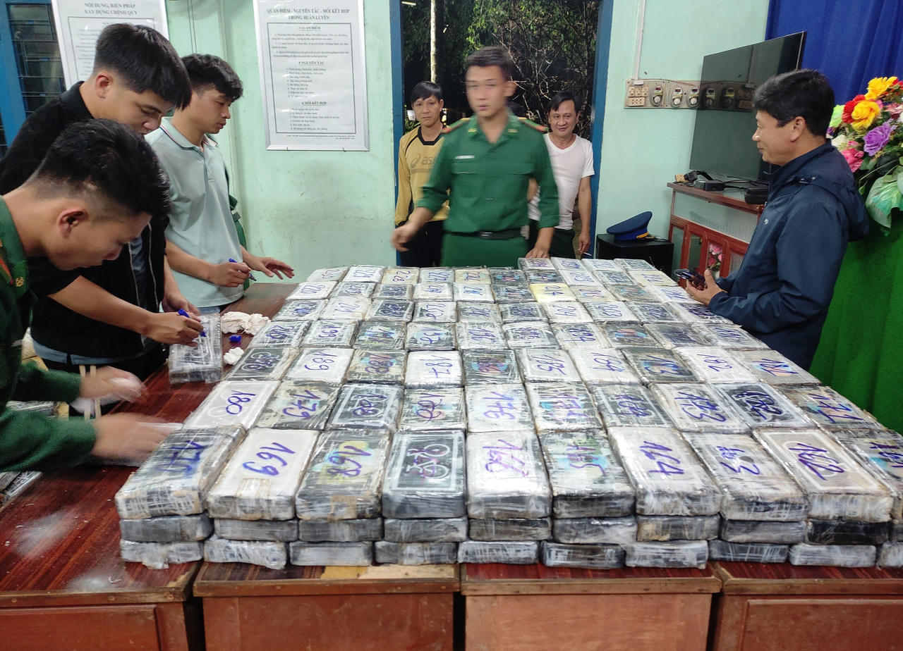 Chủ tịch Quảng Ngãi chỉ đạo 'nóng' vụ phát hiện gần 300kg ma túy dạt vào bờ biển